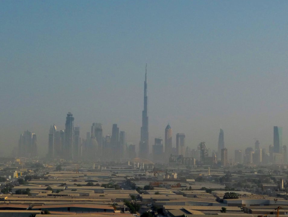 Blick vom Pool auf den Al Kalifa Citymax Hotel Al Barsha