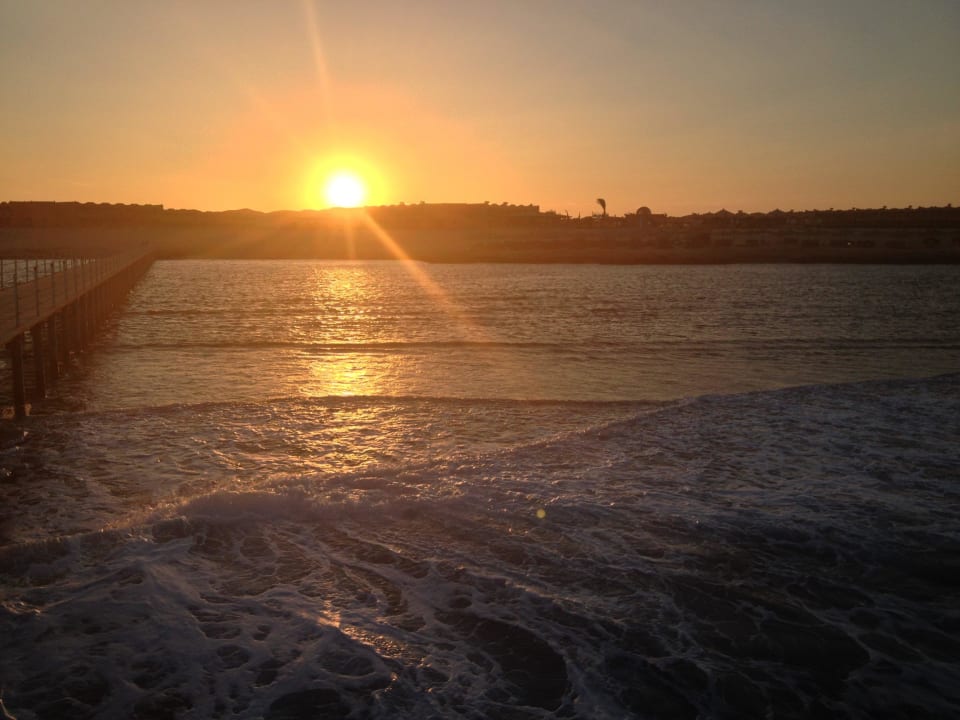 Sonnenuntergang Three Corners Happy Life Beach Resort