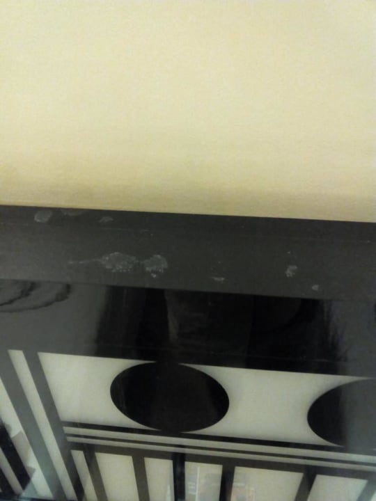 Schmutzig 4 Hotel Delphin Imperial