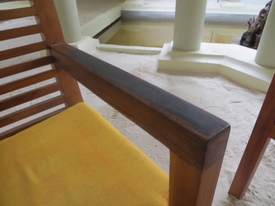 Absolut verdreckte und klebrige Sitzlehnen Adaaran Select Hudhuran Fushi - Premium All Inclusive