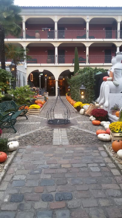 Innenhof Hotel El Andaluz Europa-Park