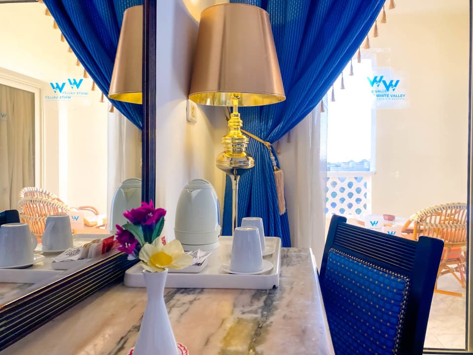 Zimmer White Valley Palace