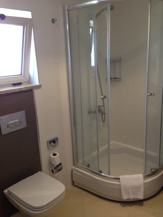 Badezimmer im Familienzimmer Kamelya Aishen Club