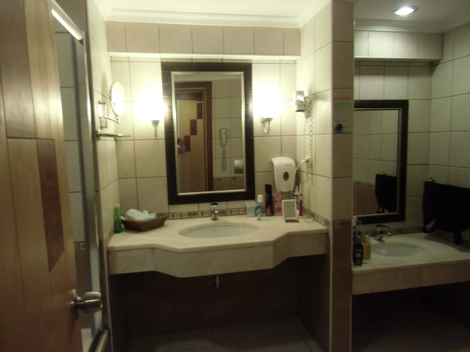 Bad mit Kinderwaschbecken Adalya ArtSide