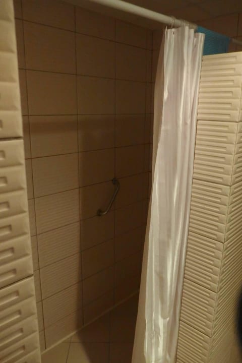 Begehbare Dusche mit igitt Vorhang Charmillion Gardens Aquapark