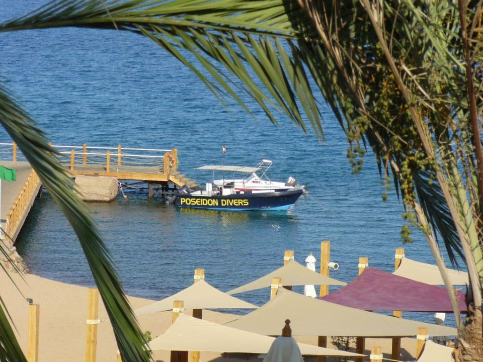 Jetty mit Tauchboot Retac Qunay Dahab Resort and Spa
