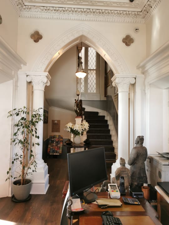 Lobby The Strand Hotel, the former residence of Oscar Wilde