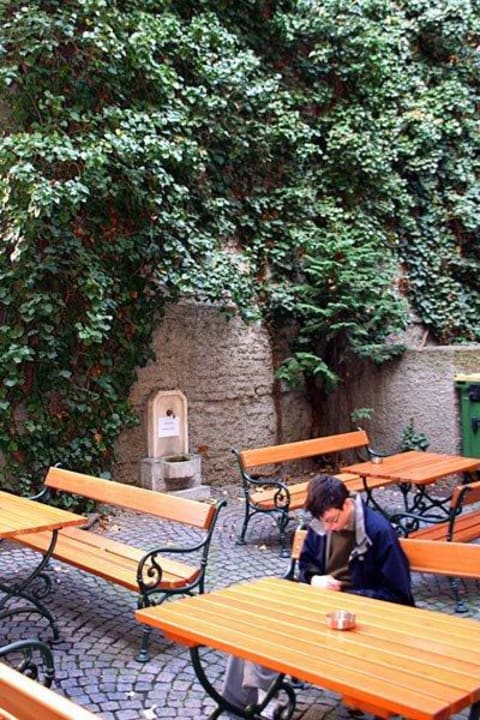 Innenhof Jugendherberge Myrthengasse 1070 Vienna