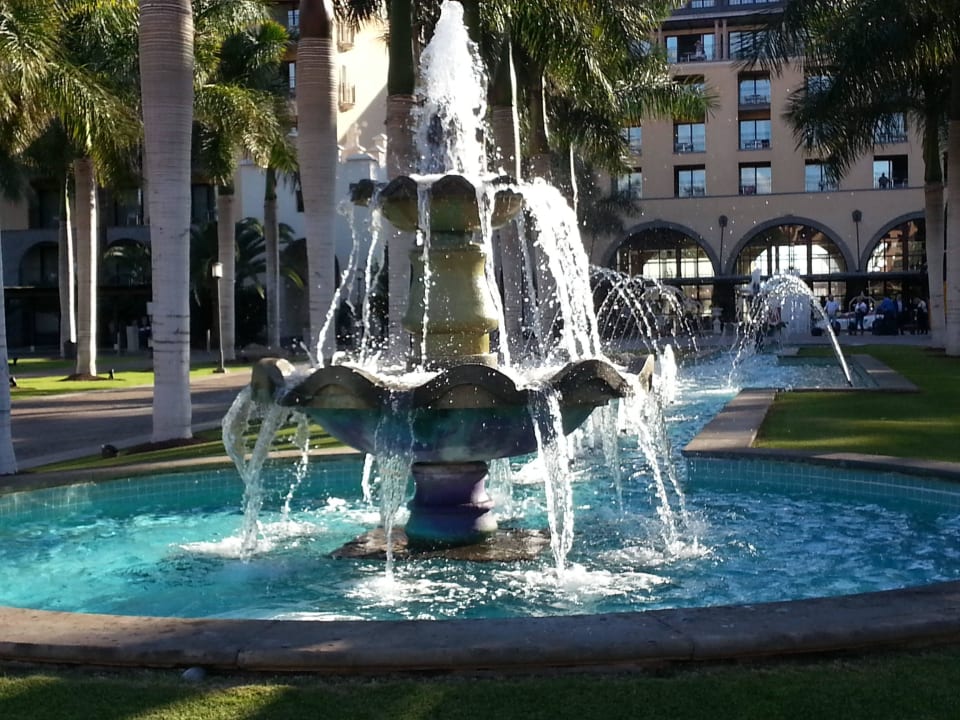 Einfahrt zum Hotel Lopesan Costa Meloneras, Resort & Spa