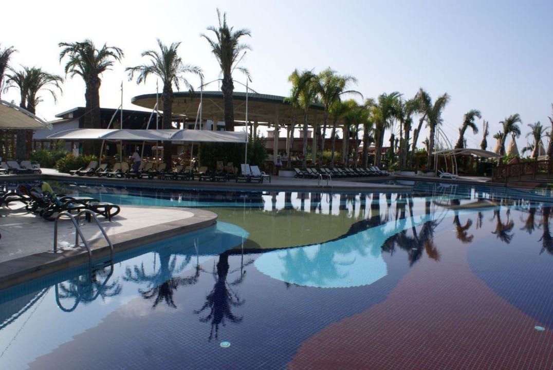 Pool Crystal Family Comfort Collection