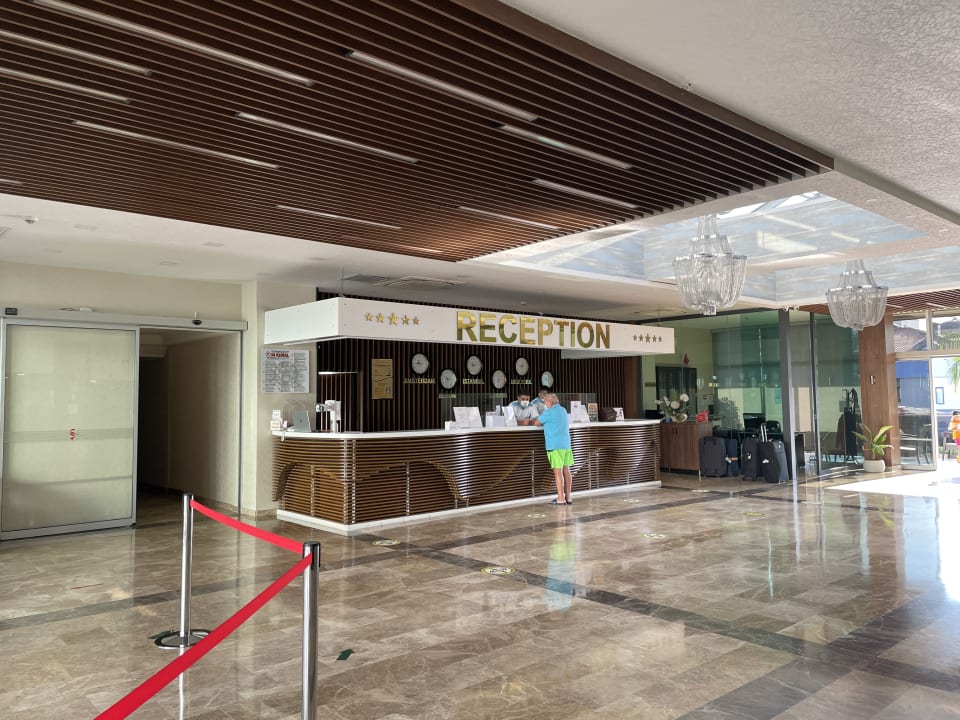 Lobby Grand Seker Hotel