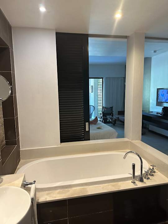 Zimmer Crystals Beach Resort Belle Mare, a member of Radisson Individuals