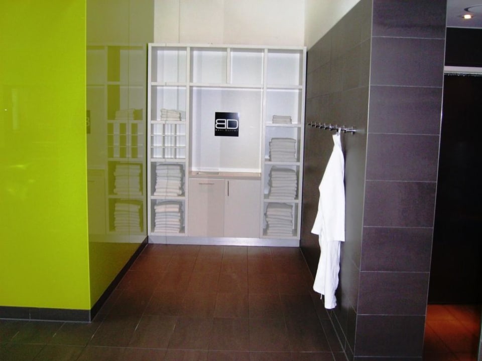 "Handtuch-Ausgabe" Vienna House by Wyndham Andel's Berlin