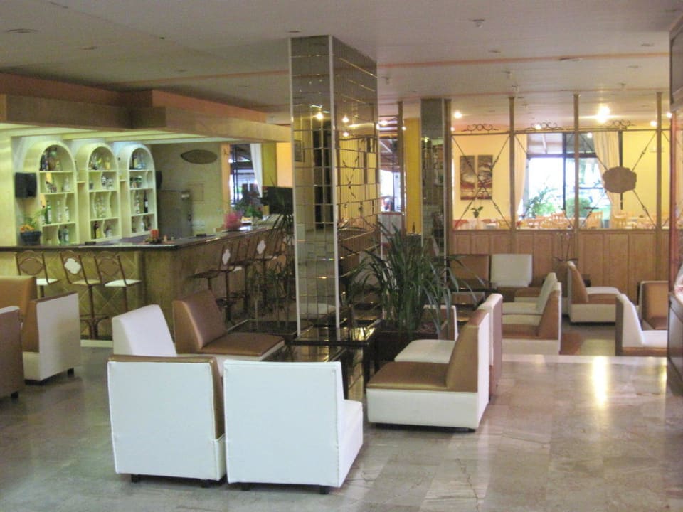 Sitzecke & Rezeption Hotel Albatros