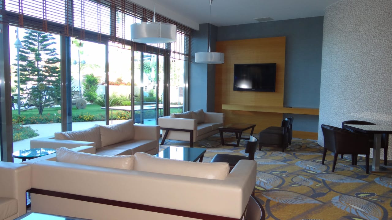 Eine der schönen Aufenthaltsbereiche im Hotel  Commodore Elite Suites & Spa - Adults only