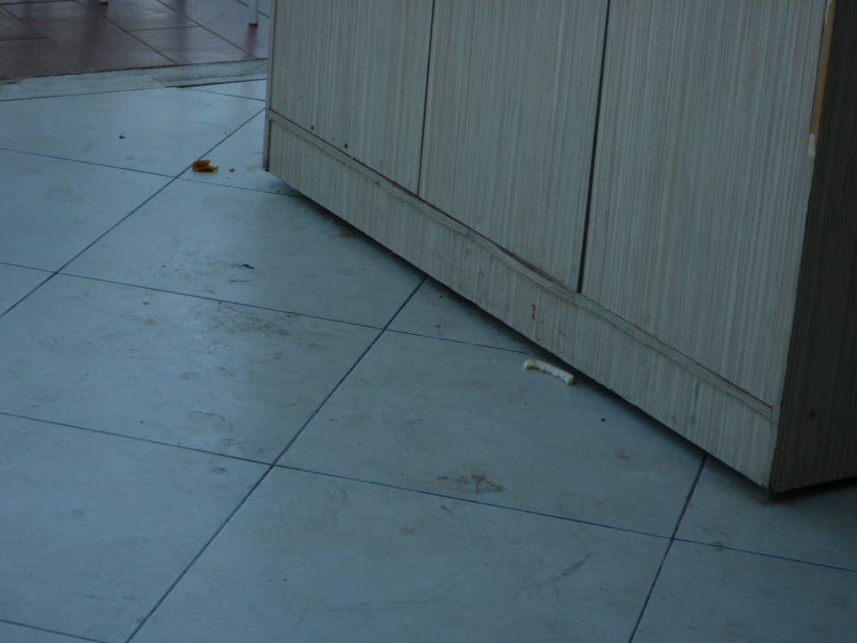 Morgens um 7:00 die Reste vom Abend Ephesia Holiday Beach Club