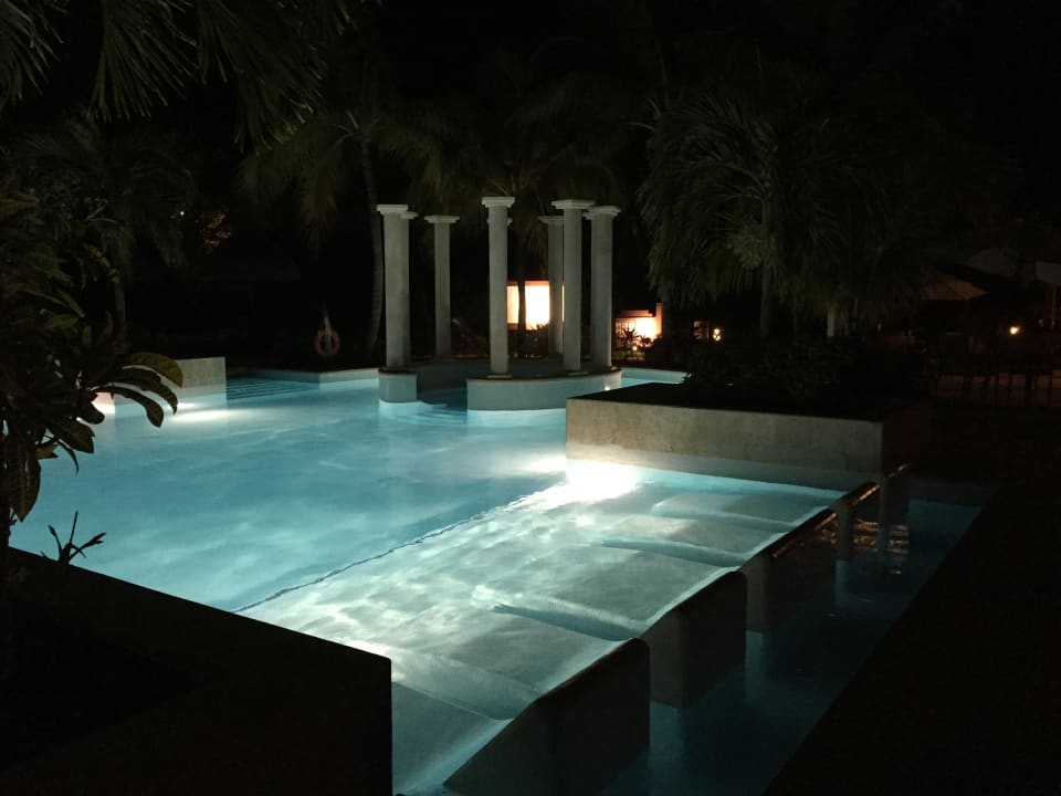 Pool Grand Palladium Kantenah Resort & Spa