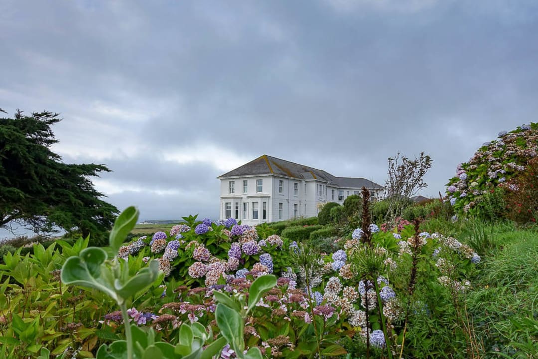 Hotel inmitten der Gartenanlage Hotel Polurrian Bay