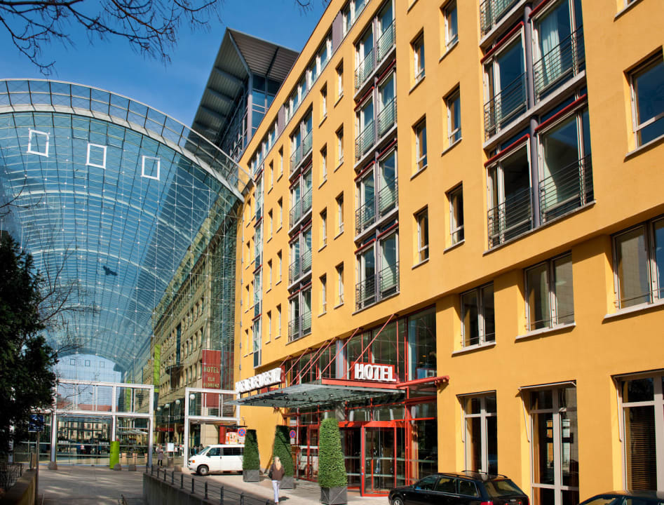 Hoteleingang Hotel Elbflorenz Dresden