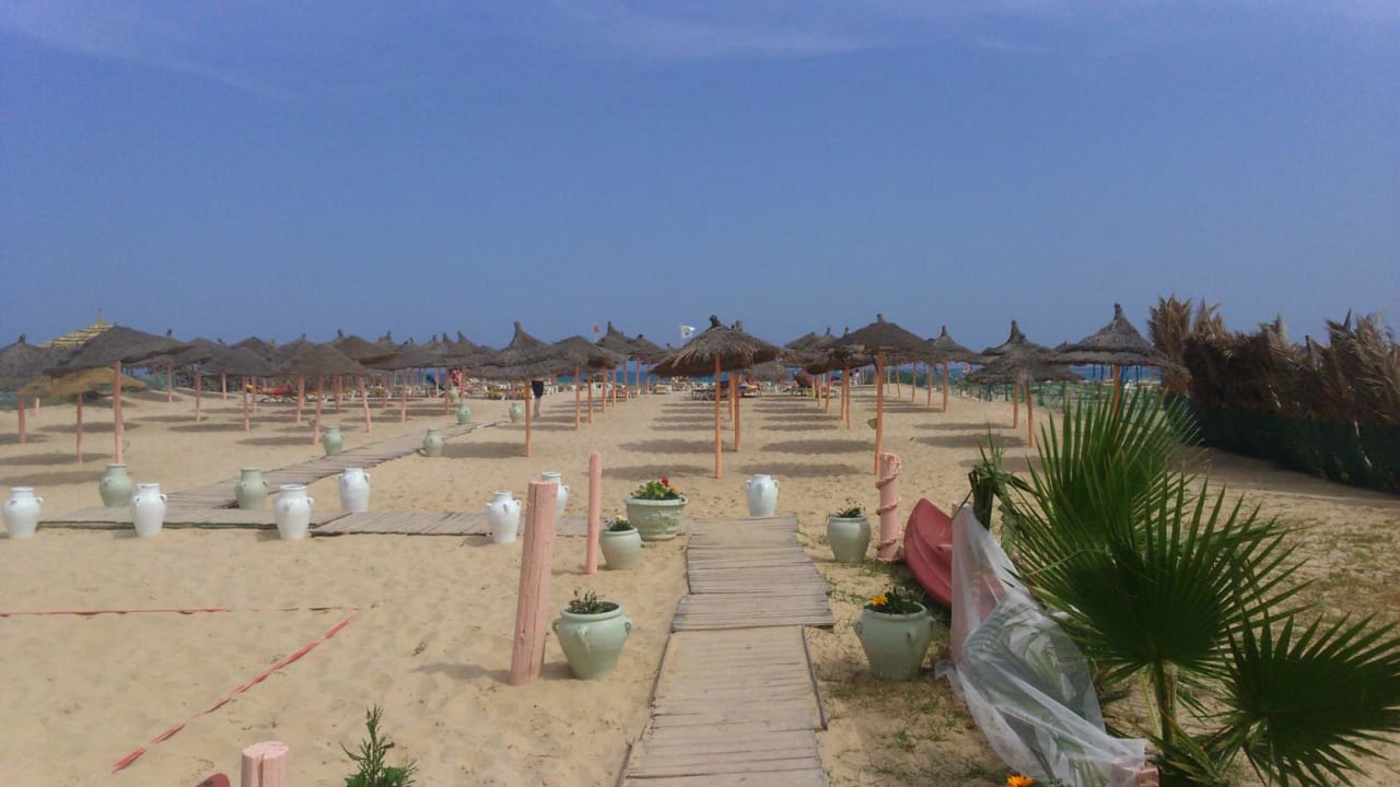 Strand Hotel Nesrine