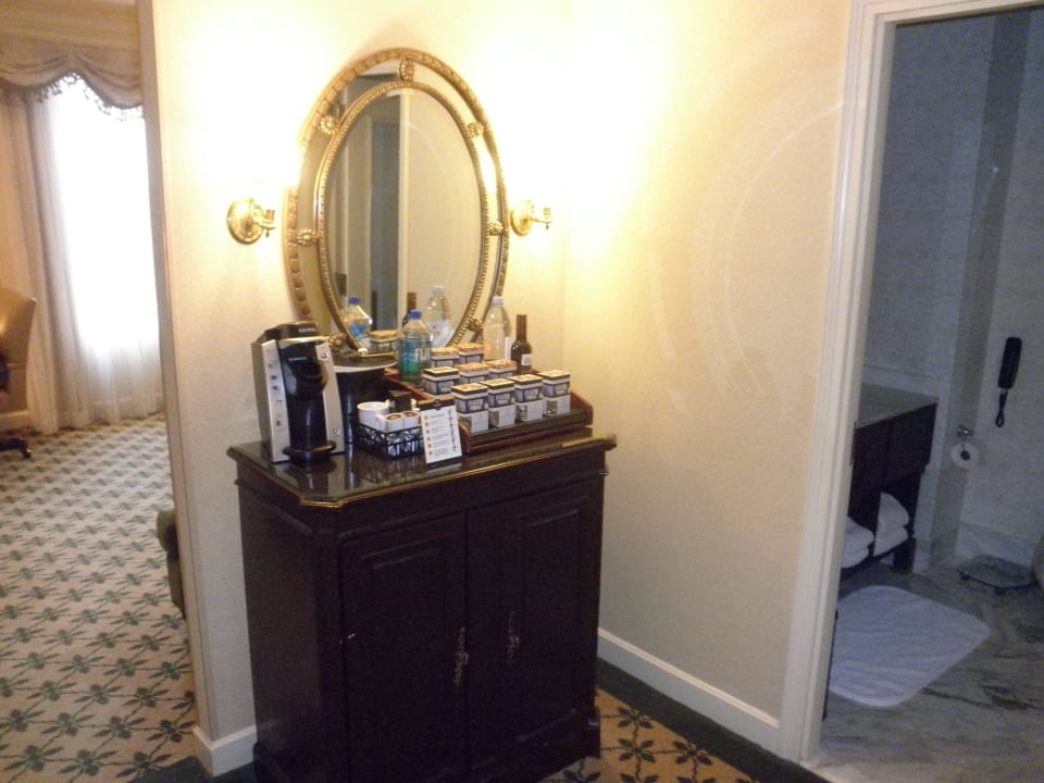 Entrance Hotel Willard InterContinental Washington