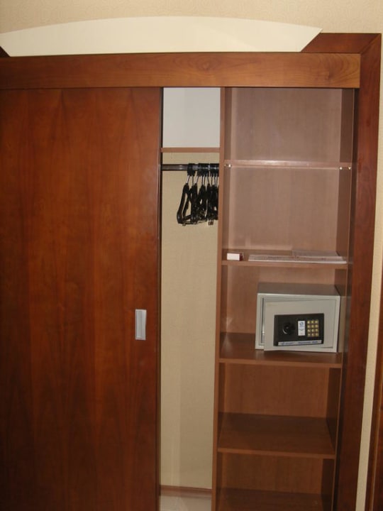 Szafa z sejfem (1,5E/doba) Belek Beach Resort Hotel