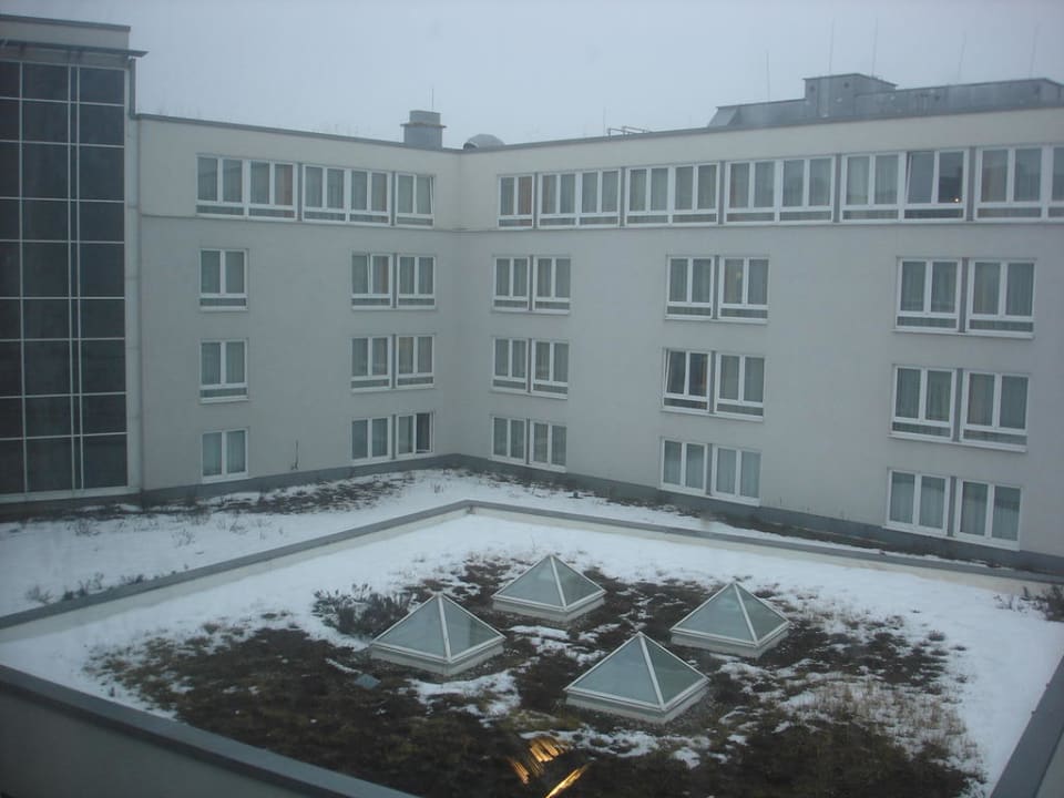 Blick in den Hof Hotel NH Leipzig Messe