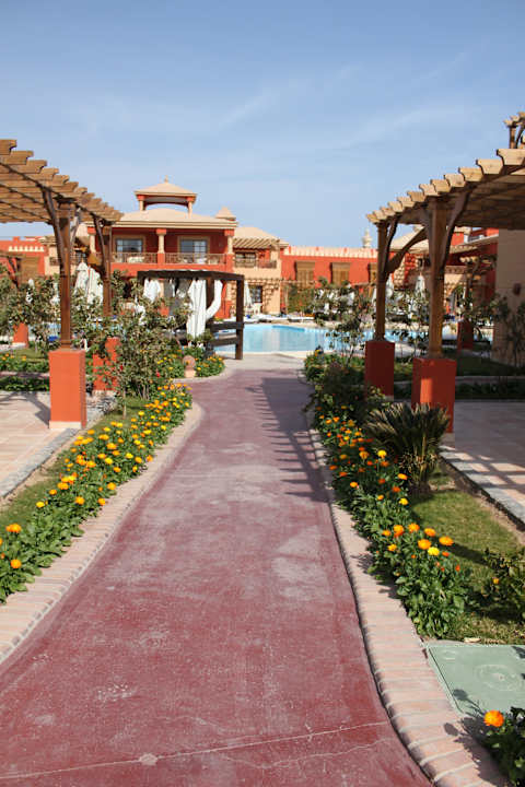 Der Weg zum Pool Pickalbatros Alf Leila Wa Leila Resort - Neverland Hurghada