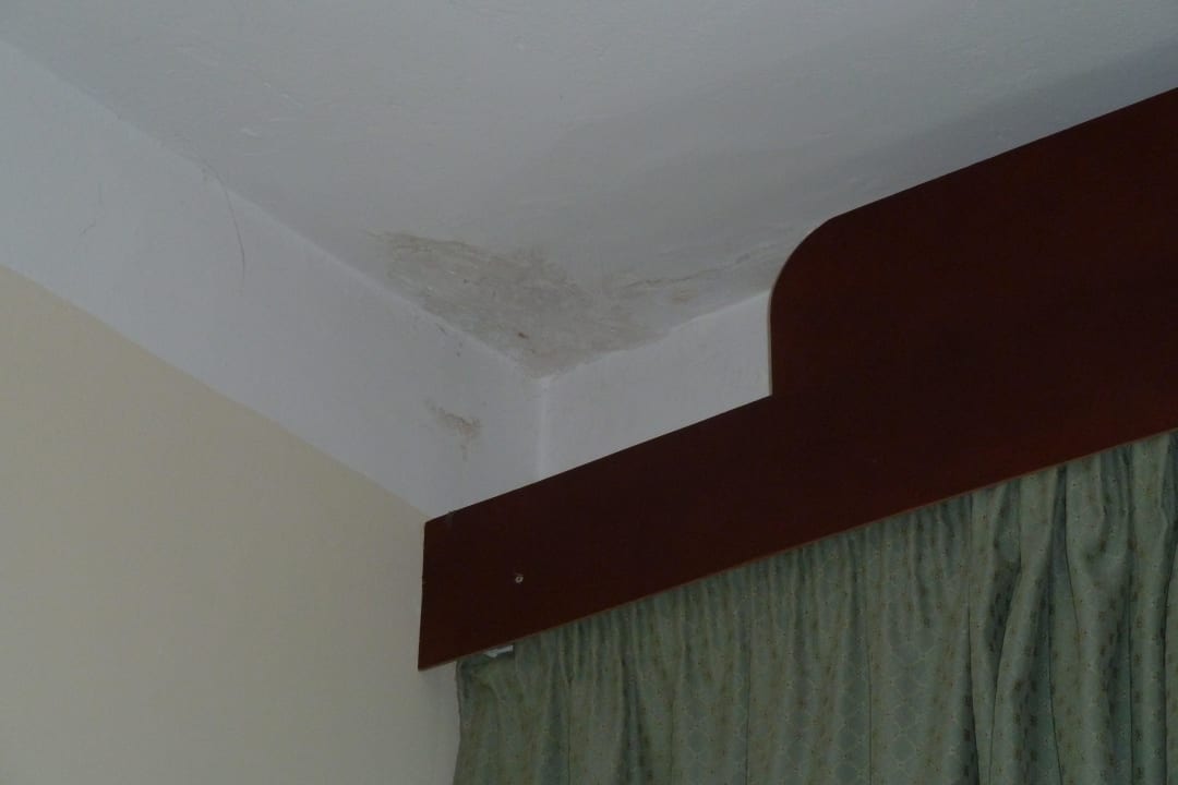 Zimmerdecke Feuchtigkeit! Hotel Bellevue - Liburnia