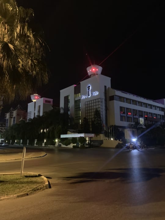 Außenansicht Port Side Resort Hotel