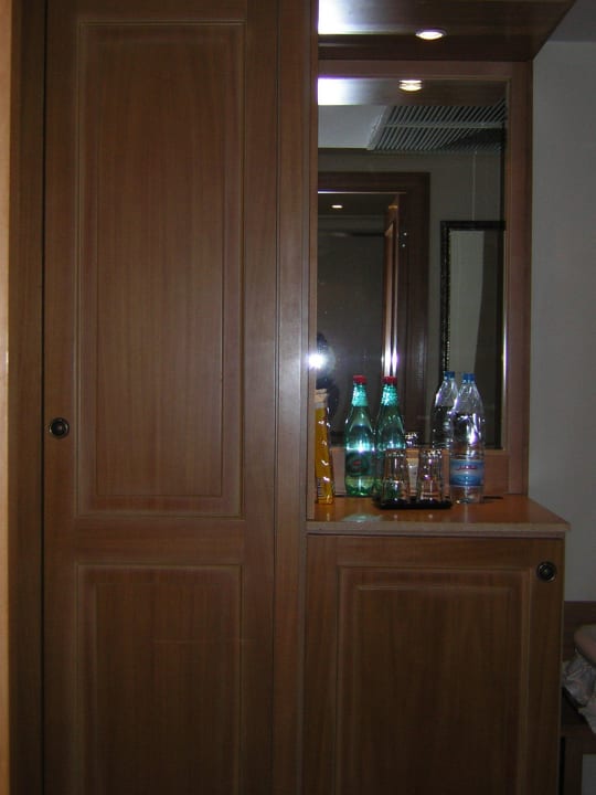 Schrank mit Safe und Minibar Steigenberger Marhaba Thalasso Hammamet