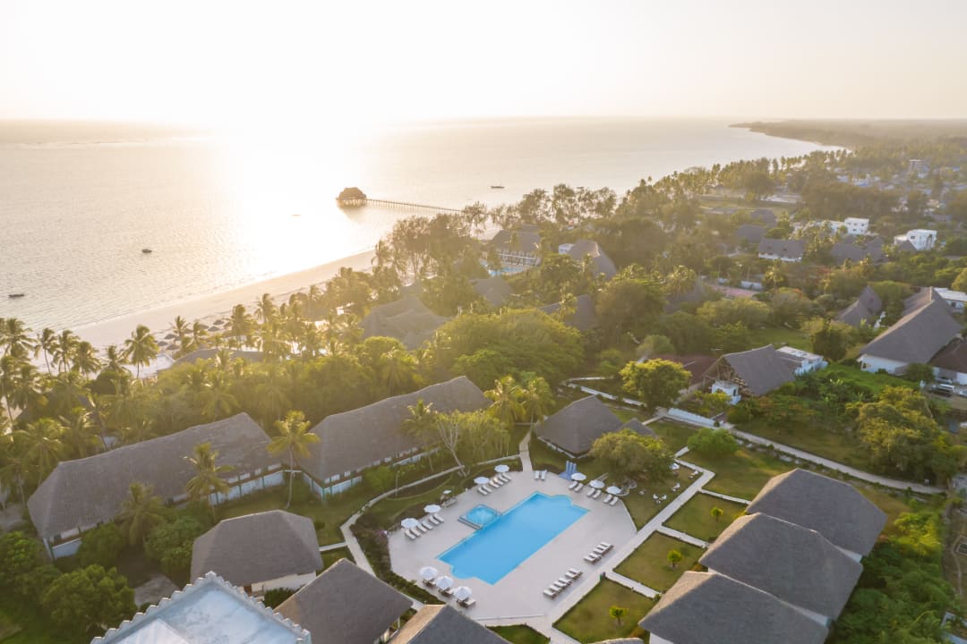 Außenansicht Hotel Kiwengwa Beach Resort