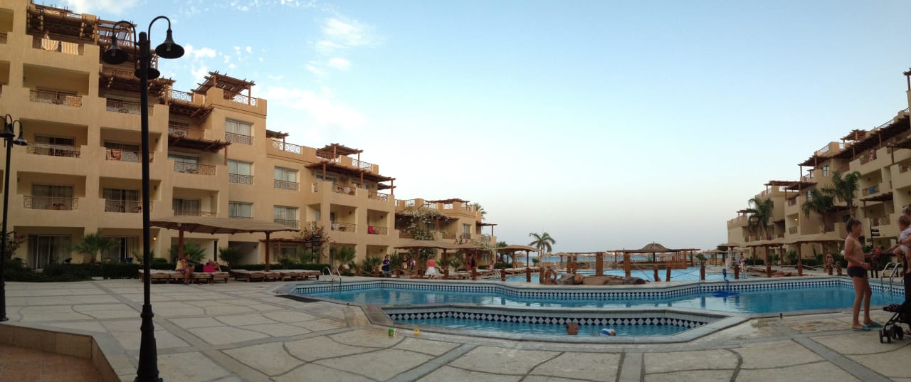 Основной бассейн Imperial Shams Abu Soma