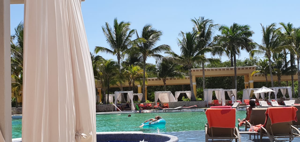 Pool JOIA Paraiso by Iberostar