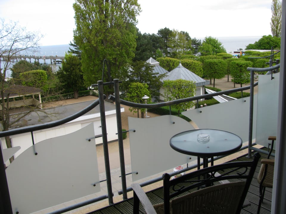 Blick auf die Seebrücke Strand- und Wellnesshotel Preussenhof