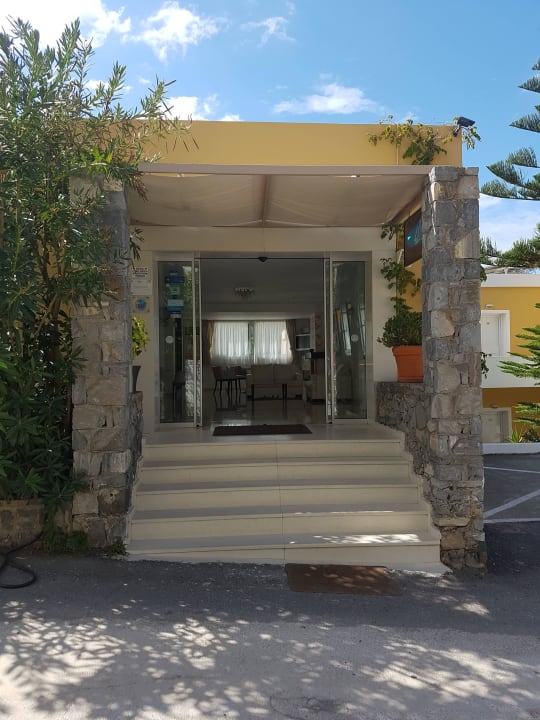 Eingang Hotel Xidas Garden