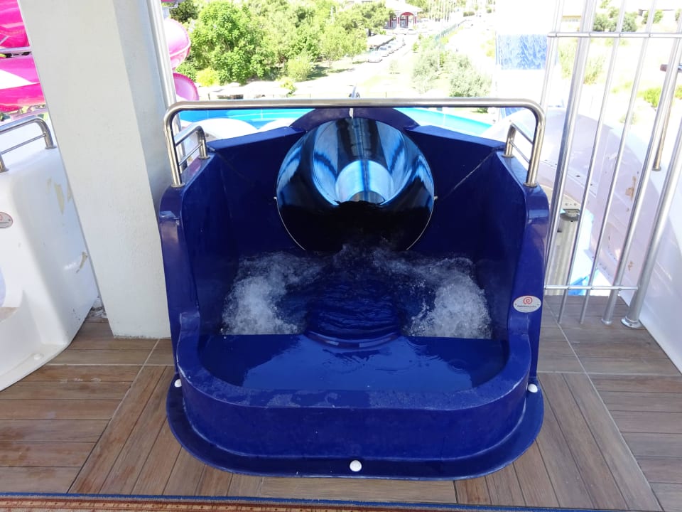 Die neuen Wasserrutschen Hotel Club Nena