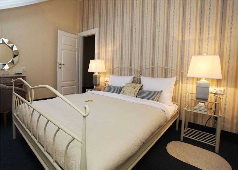 Zimmer Art Hotel Moon Garden