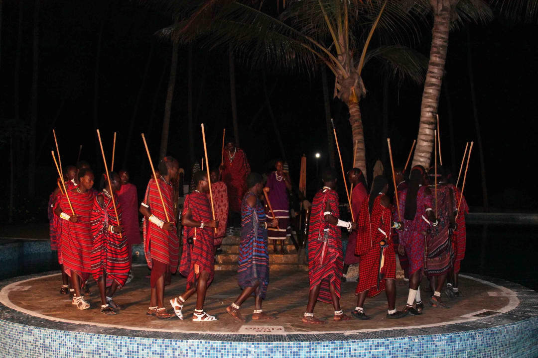 Massai-Show Ocean Paradise Resort & Spa