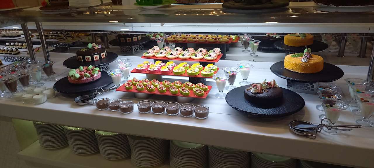 Gastro Royal Taj Mahal Hotel