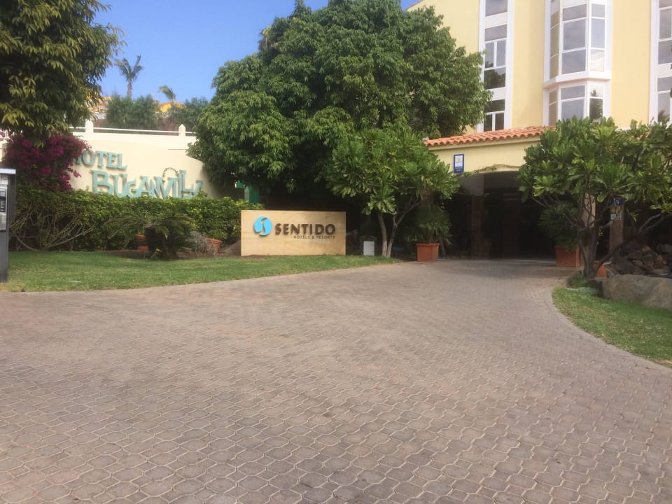 Hoteleingang R2 BUGANVILLA Hotel & Spa