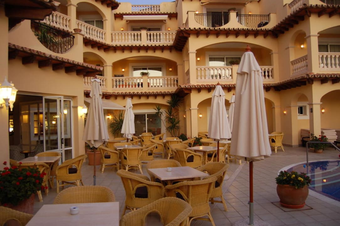 Innenbereich am Pool Villa Chiquita