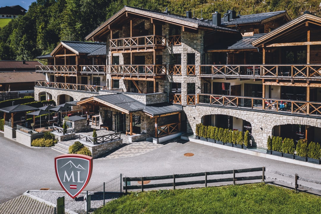 Außenansicht AvenidA Mountain Lodges Saalbach
