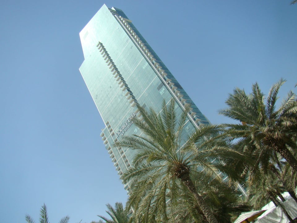 Blick aus dem Hotelgarten Sheraton Jumeirah Beach Resort