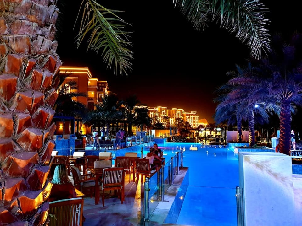 Pool DoubleTree by Hilton Resort & Spa Marjan Island