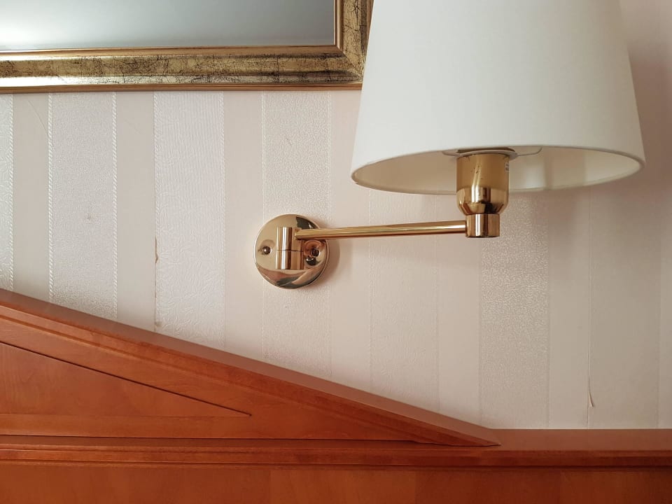 Zustand der Tapete Schlosshotel Bad Wilhelmshöhe Conference & Spa