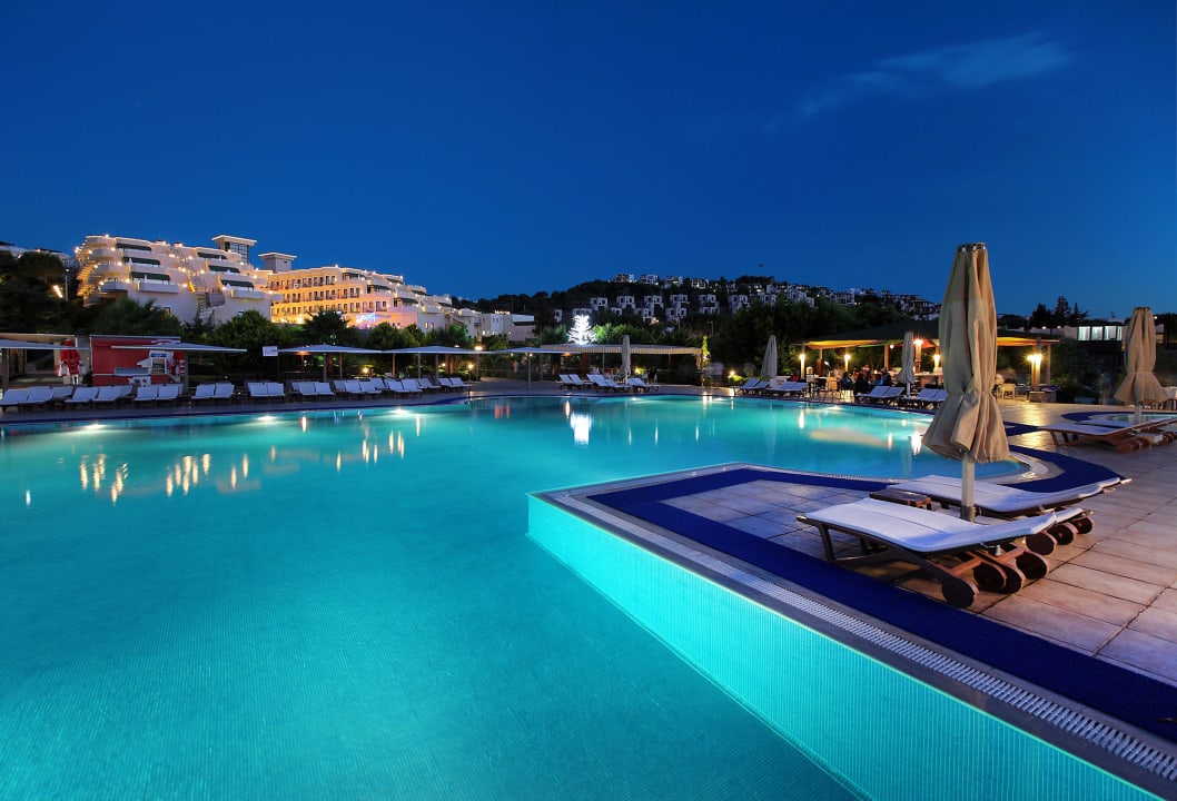 Бассейн Golden Age