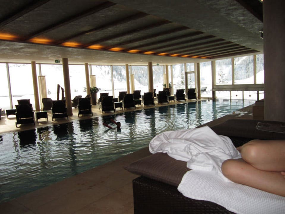 Hallenbad & Aussenwirhlpool und Blick zum Gletscher Hotel Berghof Crystal SPA & Sports Hintertux