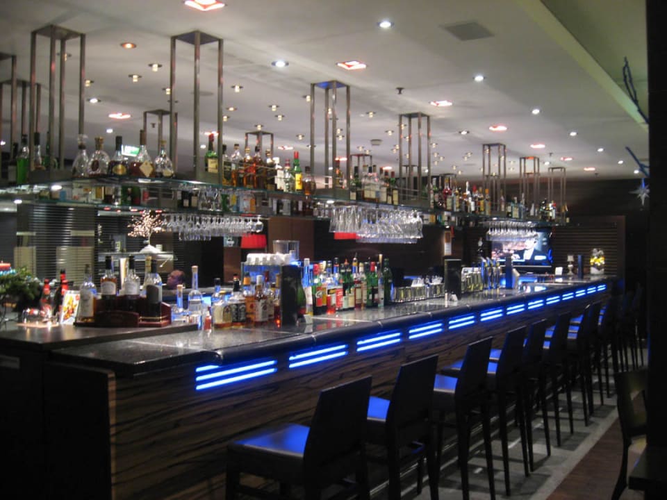 Bar im Hotel NH Danube City