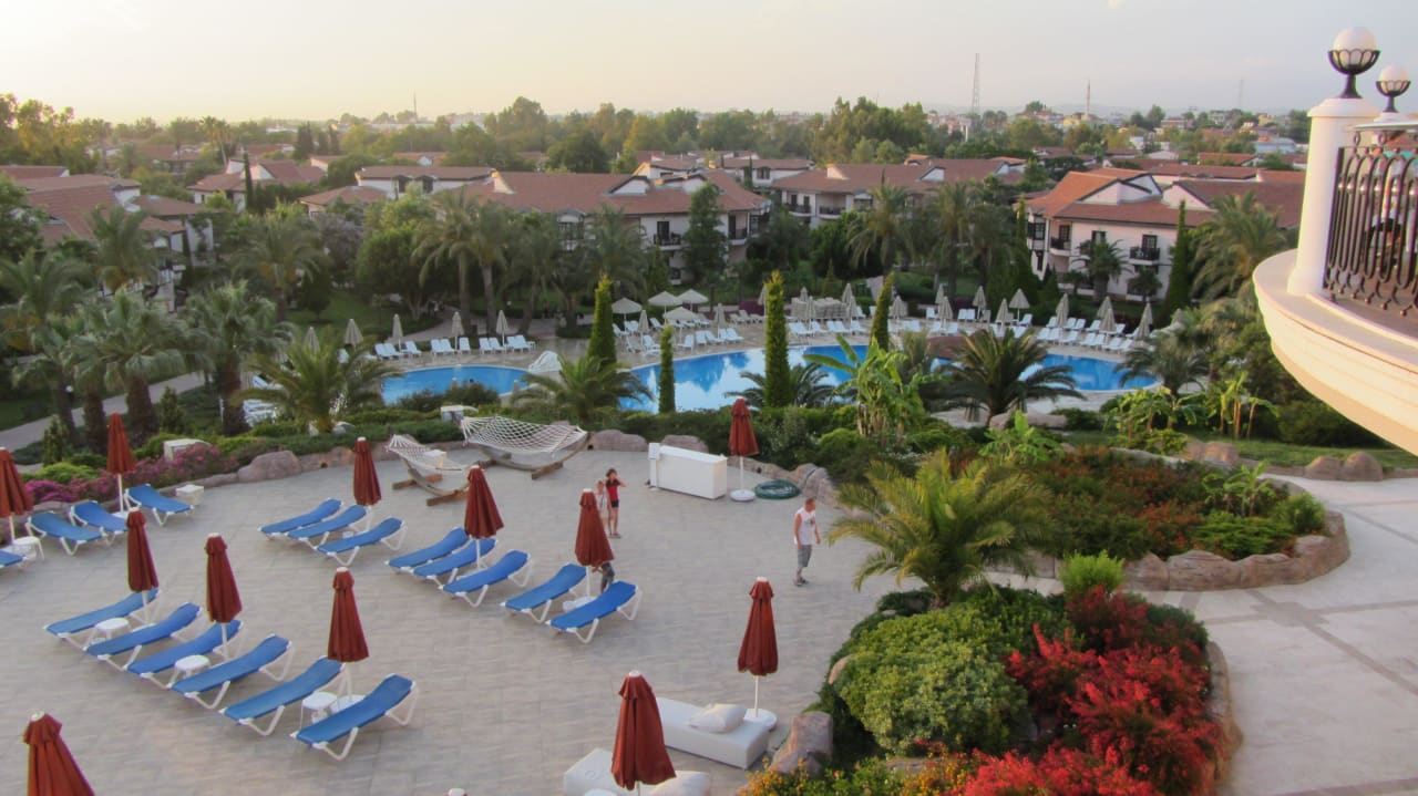 VIP Starlight Resort Hotel